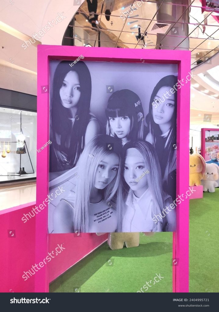 Jakarta Indonesia, December 16 2023
Picture of Korean singers group New Jeans at their pop up store